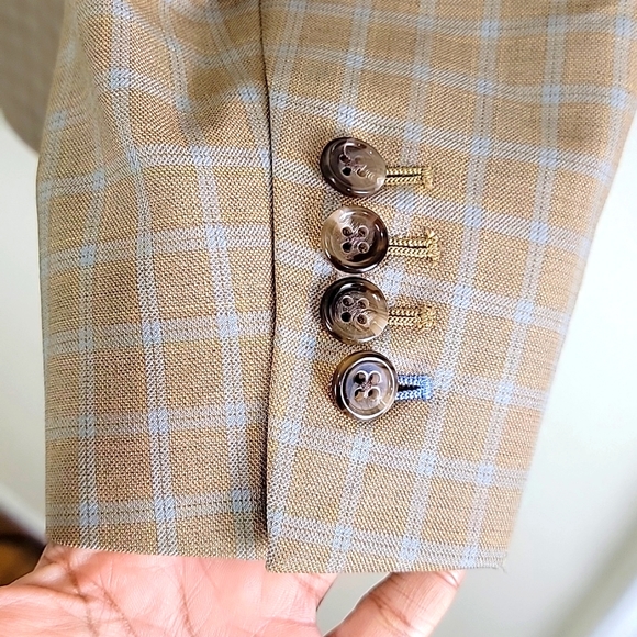 Holland & Sherry custom tailored (40R) Plaid Sport Coat - Picture 8 of 16